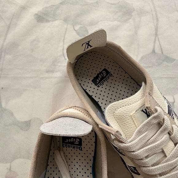 Onitsuka Tiger X Louis Vuitton Collaboration Sneakers - Picture 4 of 7